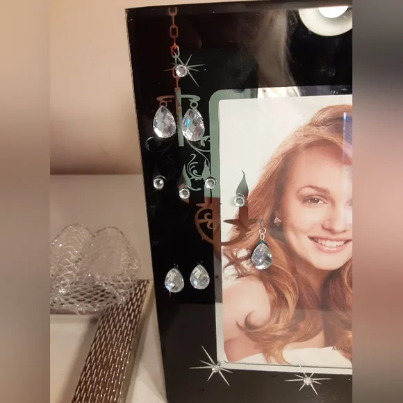 Set of two 5 by 7 picture frames - Picture 6 of 7